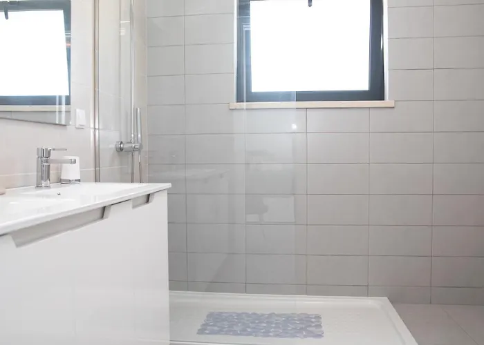 Casa Da Serra - By Sch Serra do Bouro